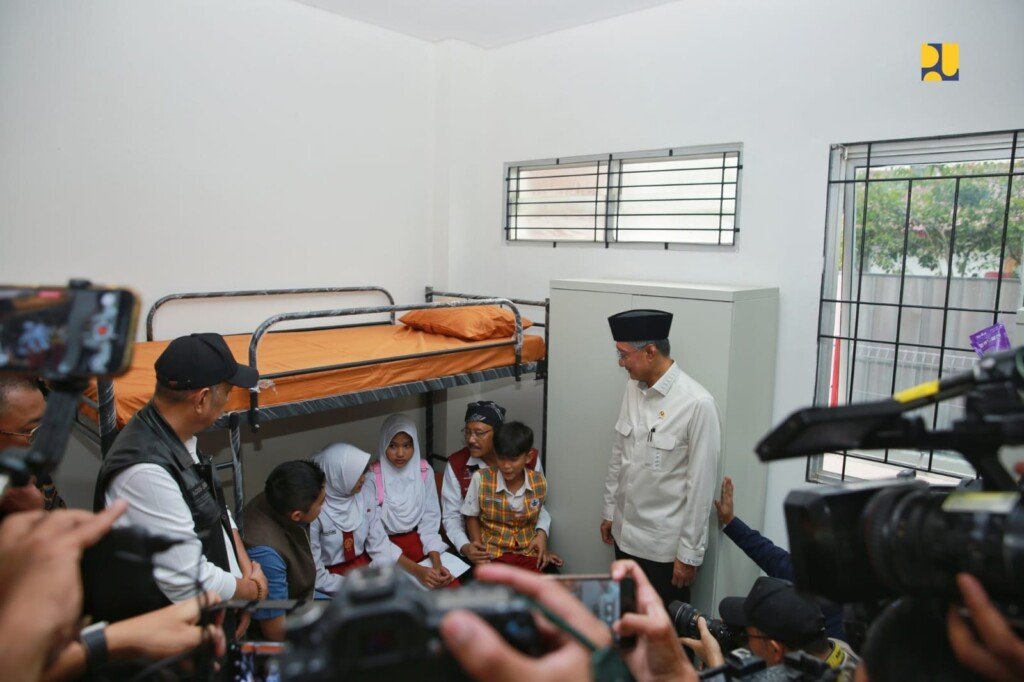 menteri pu soal sekolah rakyat tahap i