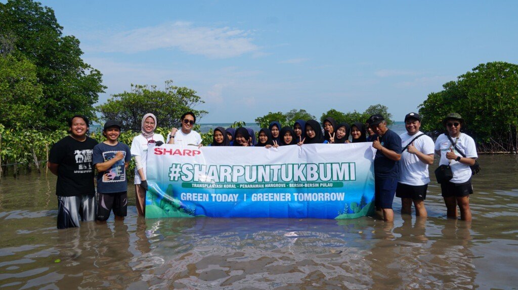 Lanjutkan Aksi Nyata di Pulau Tunda, Sharp Indonesia Tanam 5.500 Mangrove dan Pulihkan Terumbu Karang