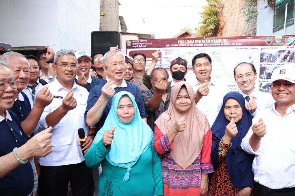 program bebenah kampung, kota bandung, renovasi rumah, program csr, yayasan buddha tzu chi
