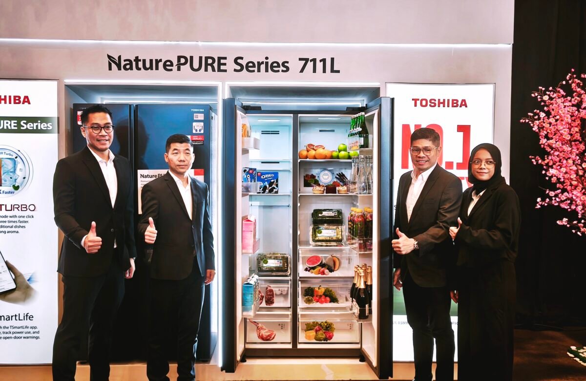 kulkas toshiba 711 liter, kulkas empat pintu, kulkas toshiba kapasitas terbesar