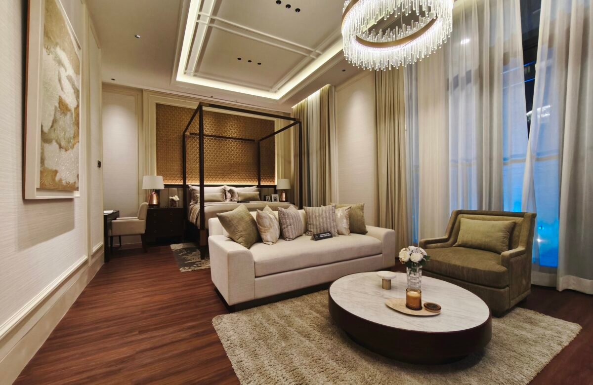 Interior master bedroom Matera Signature dengan desain luxury American Classic