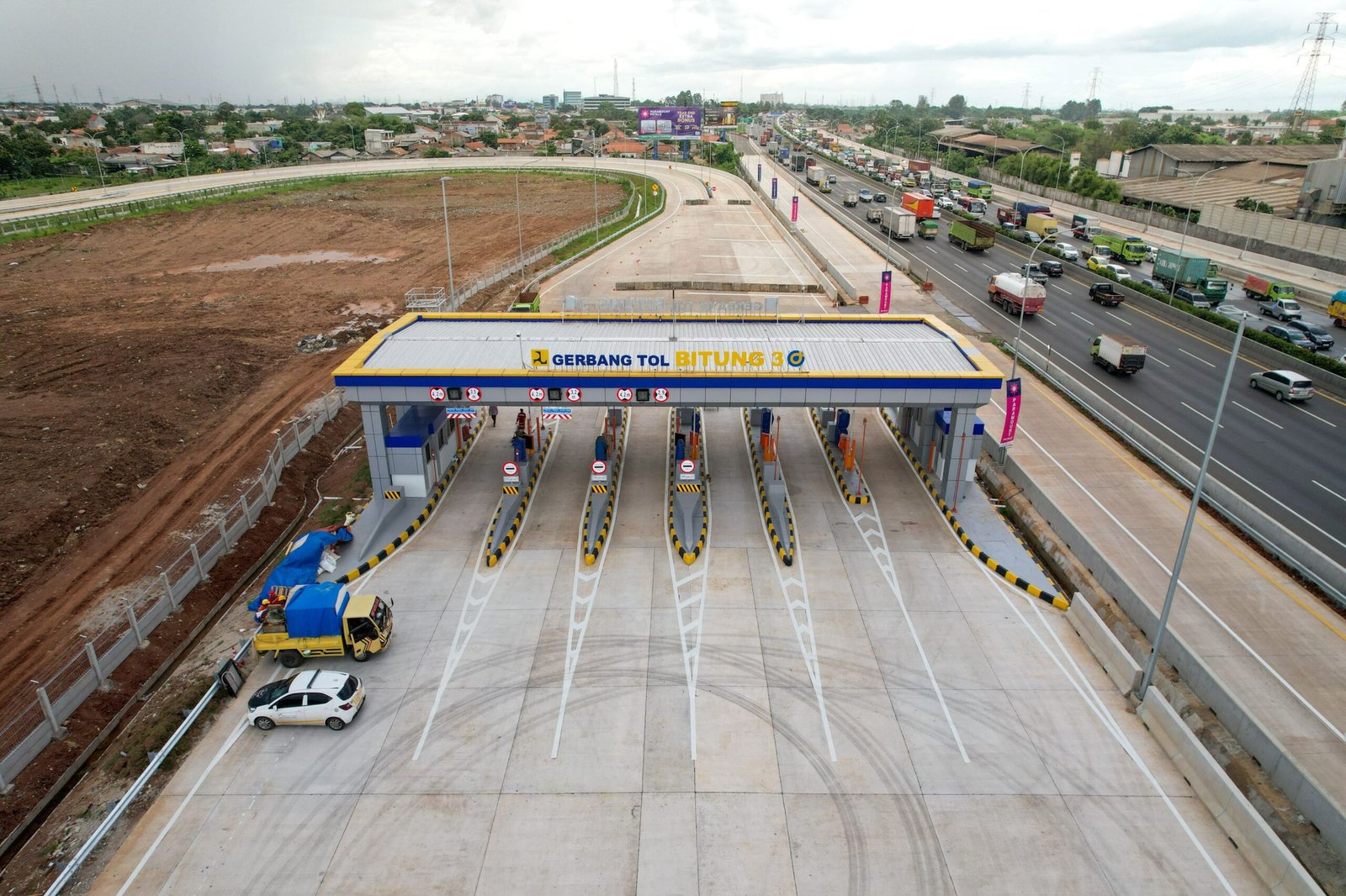 Gerbang Tol Bitung KM 25