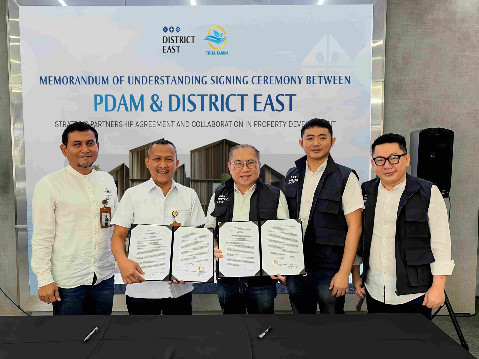Penandatanganan MoU air bersih District East Karawang antara True Land dan Perumdam Tirta Tarum