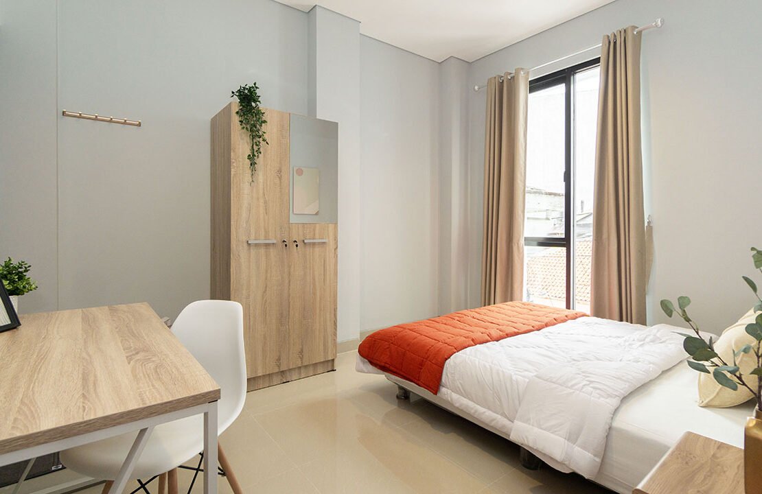 upgrade hunian pakai THR dengan kamar coliving fully furnished