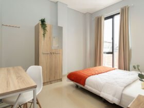 upgrade hunian pakai THR dengan kamar coliving fully furnished