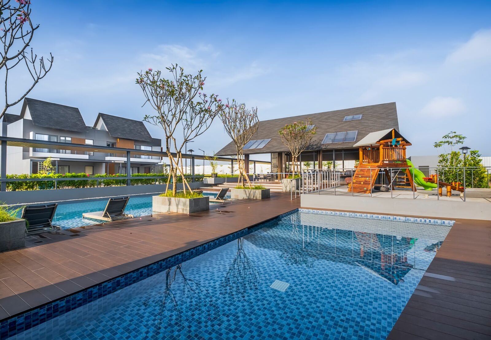 Rumah dengan flexible layout didukung fasilitas clubhouse, kolam renang, dan area bermain anak di kawasan Summarecon Bandung.