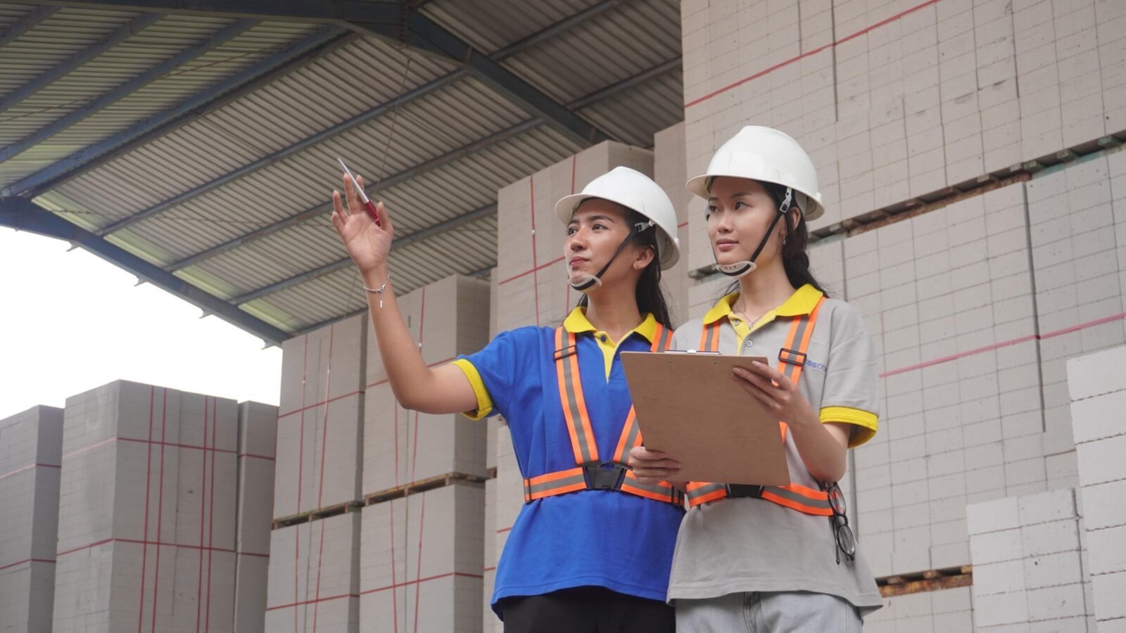 forklift listrik BLES untuk mendukung efisiensi operasional pabrik bata ringan