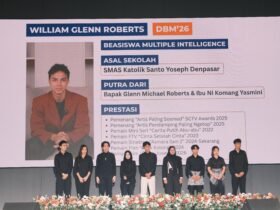 Aktor muda William Robert dan para talenta muda penerima beasiswa bakat Multiple Intelligence Scholarship Universitas Ciputra Jakarta