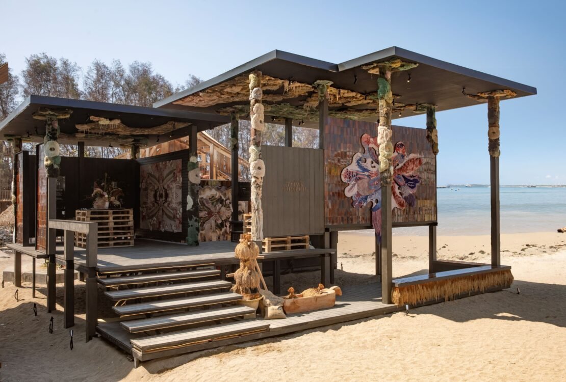 Instalasi Tapak Tumbuh dengan material sisa panen dalam eksperimen desain ruang di Sanur Bali