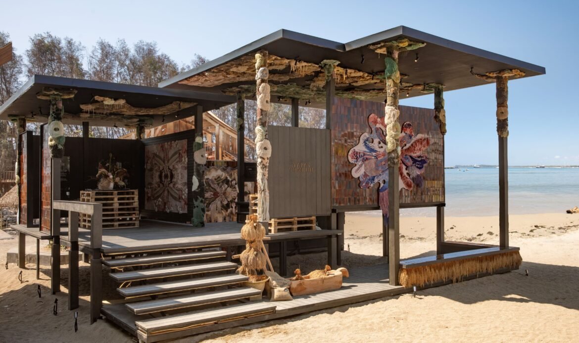 Instalasi Tapak Tumbuh dengan material sisa panen dalam eksperimen desain ruang di Sanur Bali